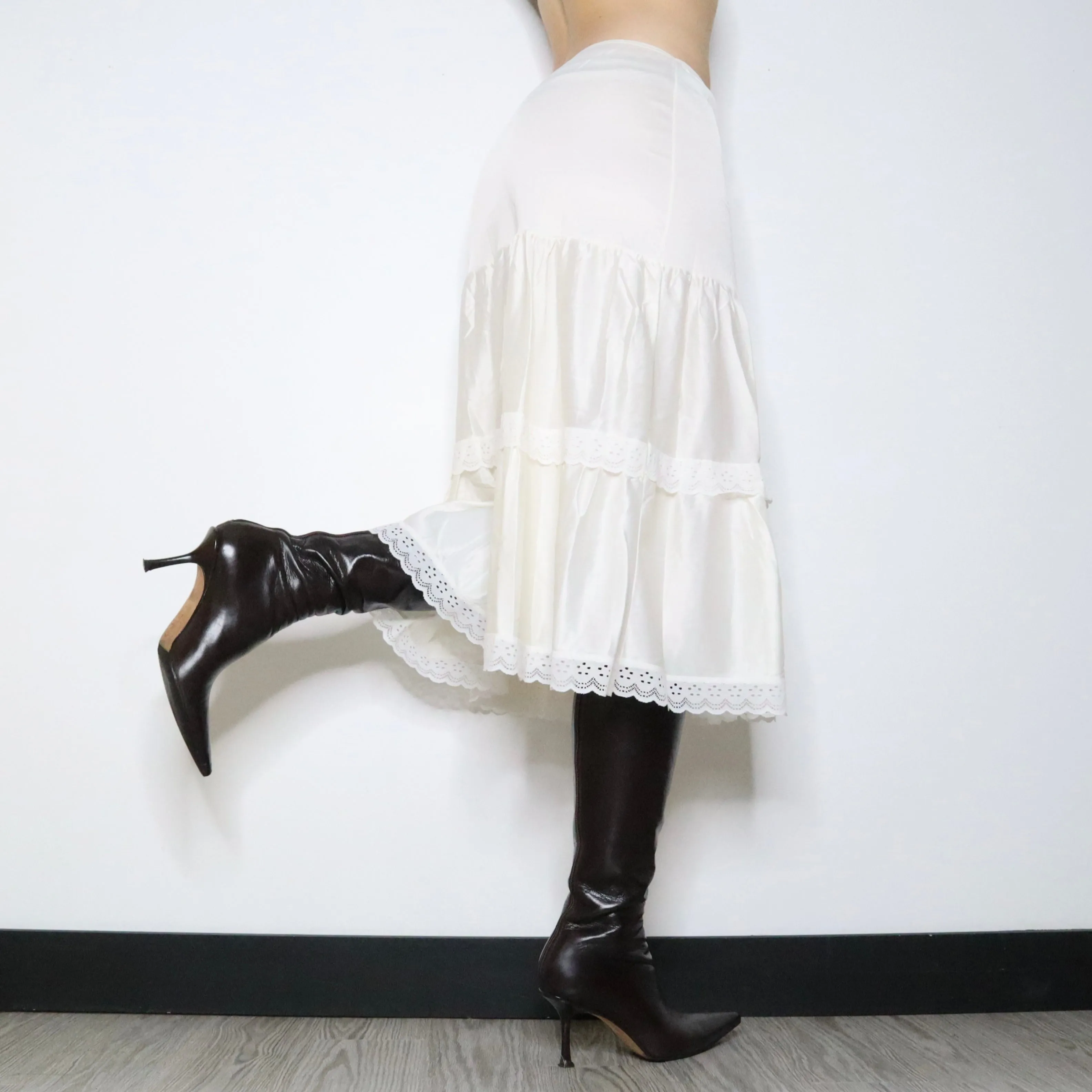 70s Romantic Cream Lace Tiered Slip Skirt (S/M)