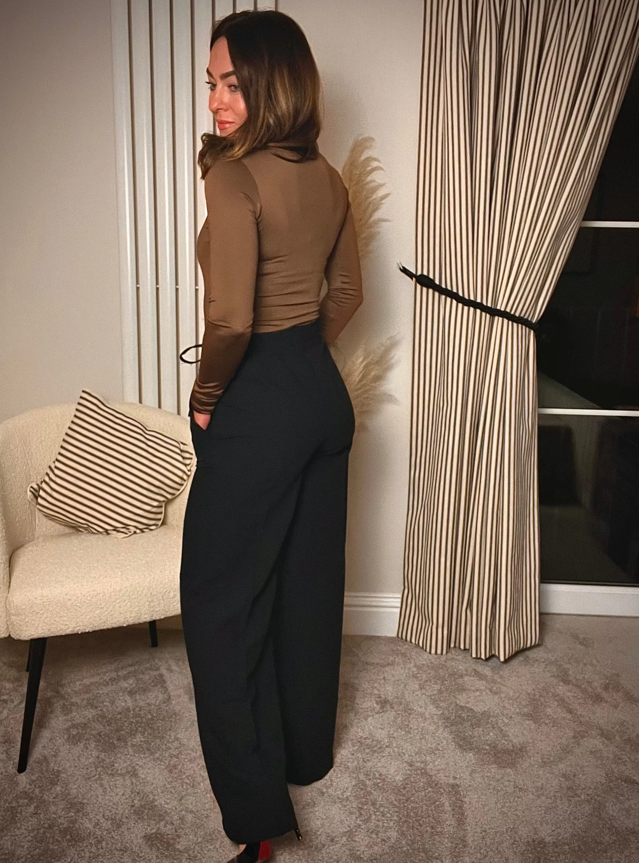 BLACK FRONT PLEAT ELASTICATED TROUSER
