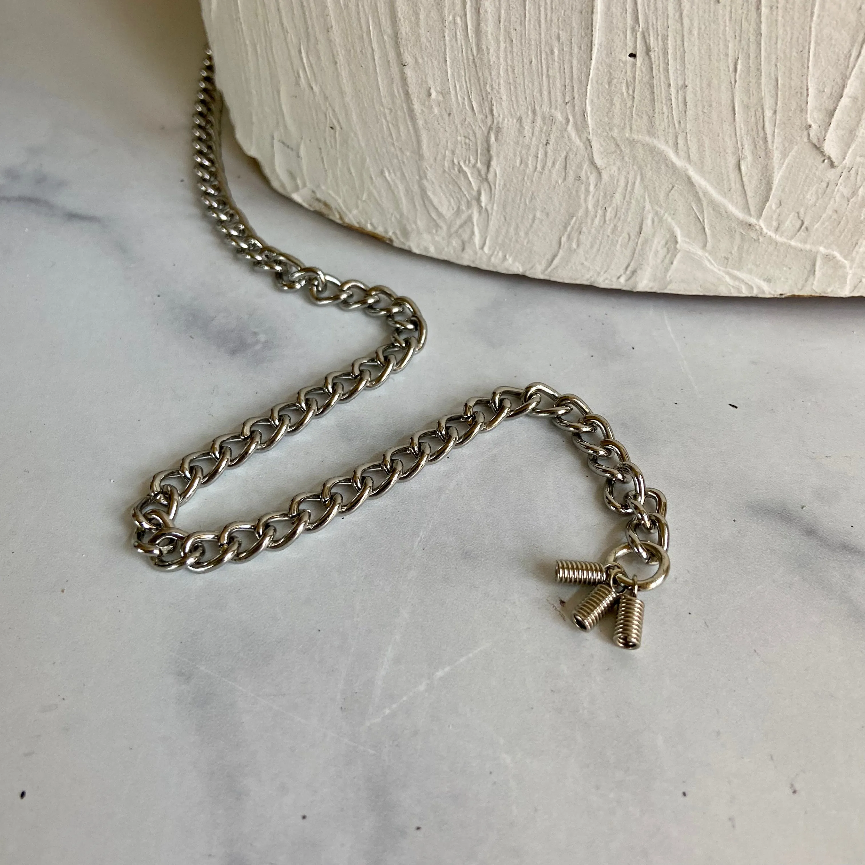 Circle and heart chain belt