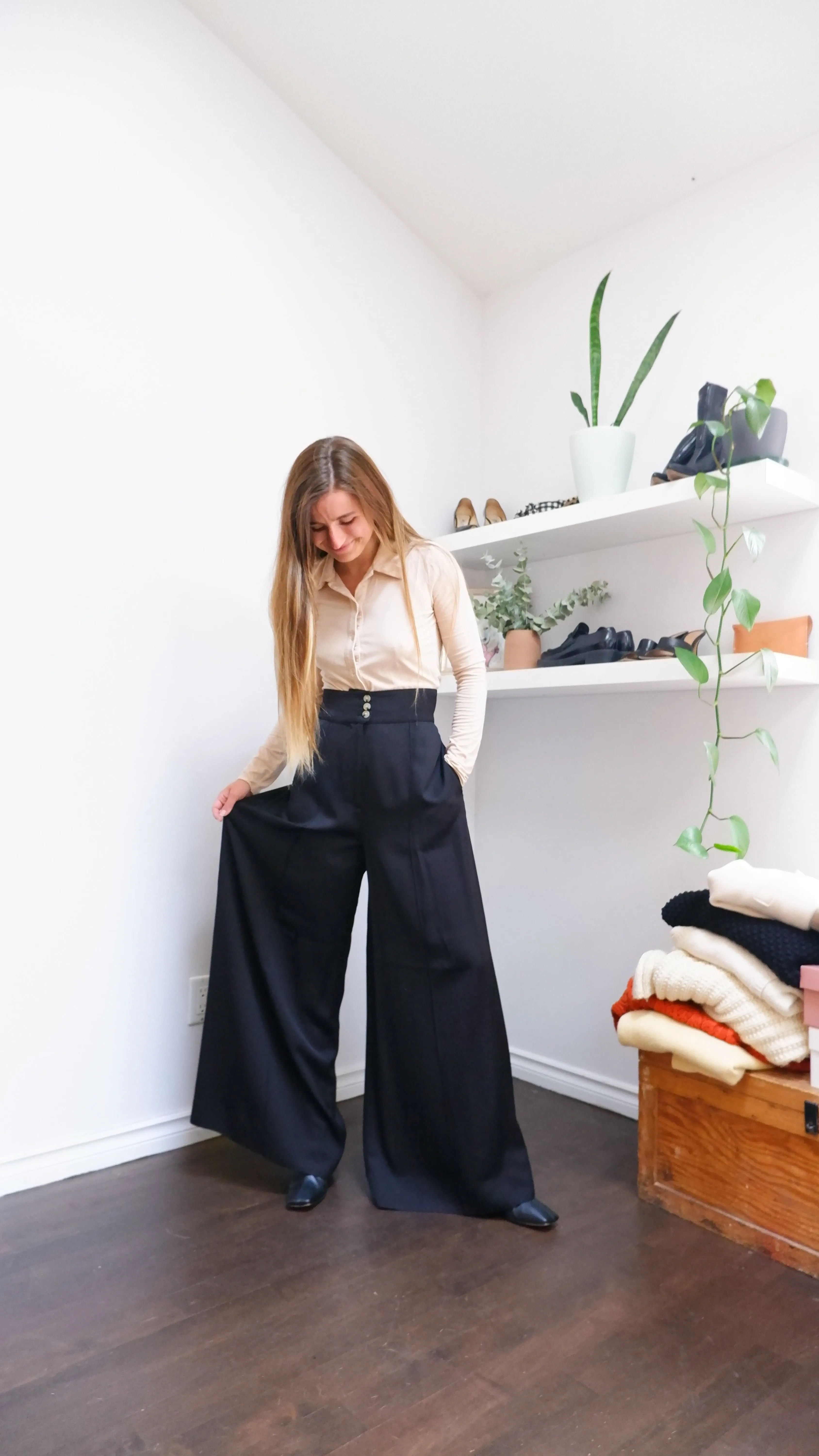 Club Monaco Black Highrise Palazzo Pants - 10