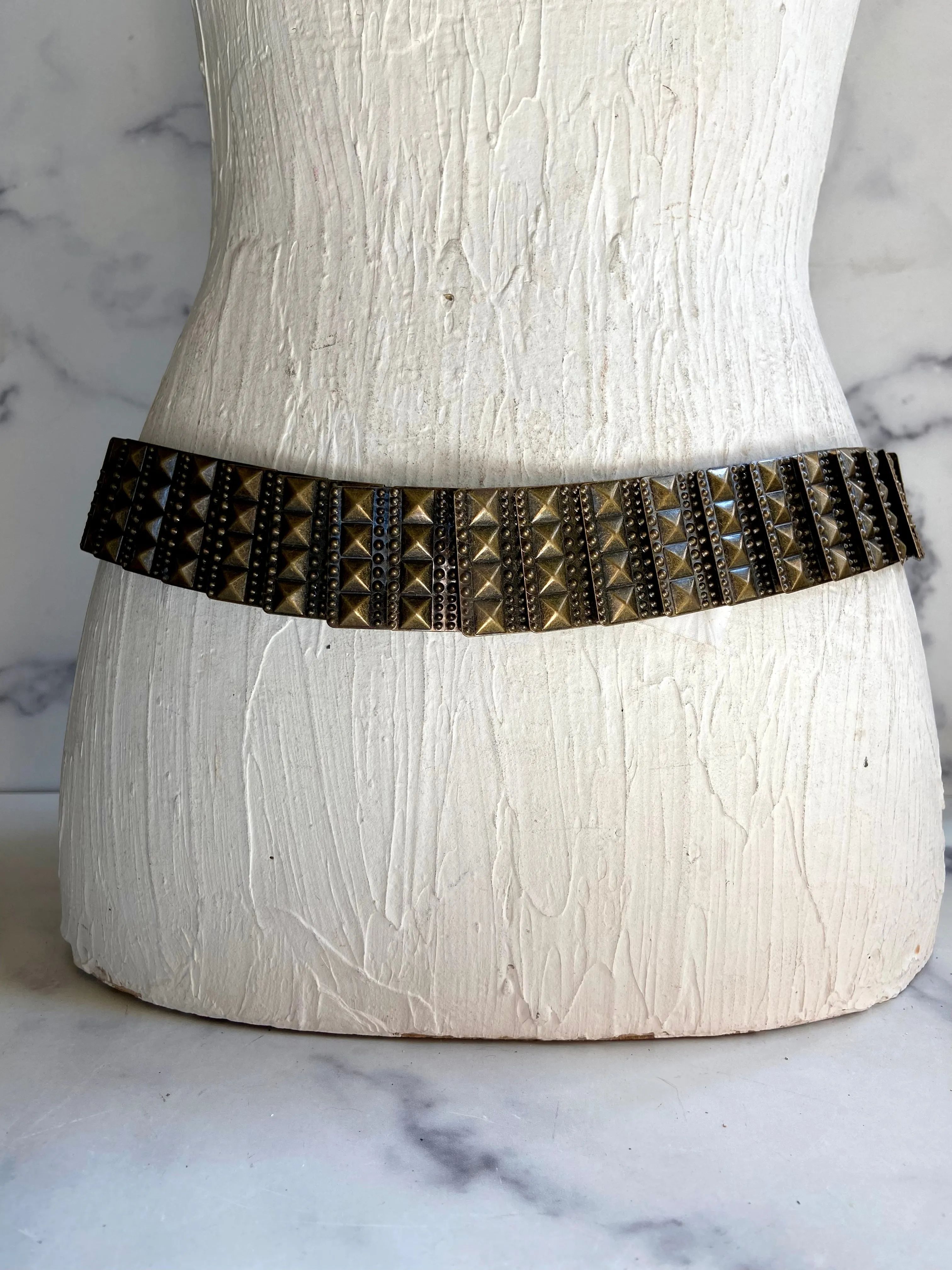 Elastic metal bronze belt