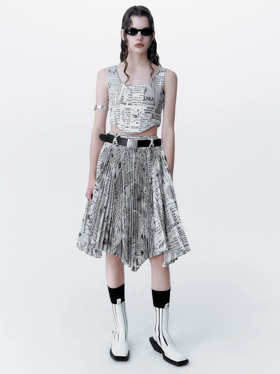Letter Cropped Nichi Tops