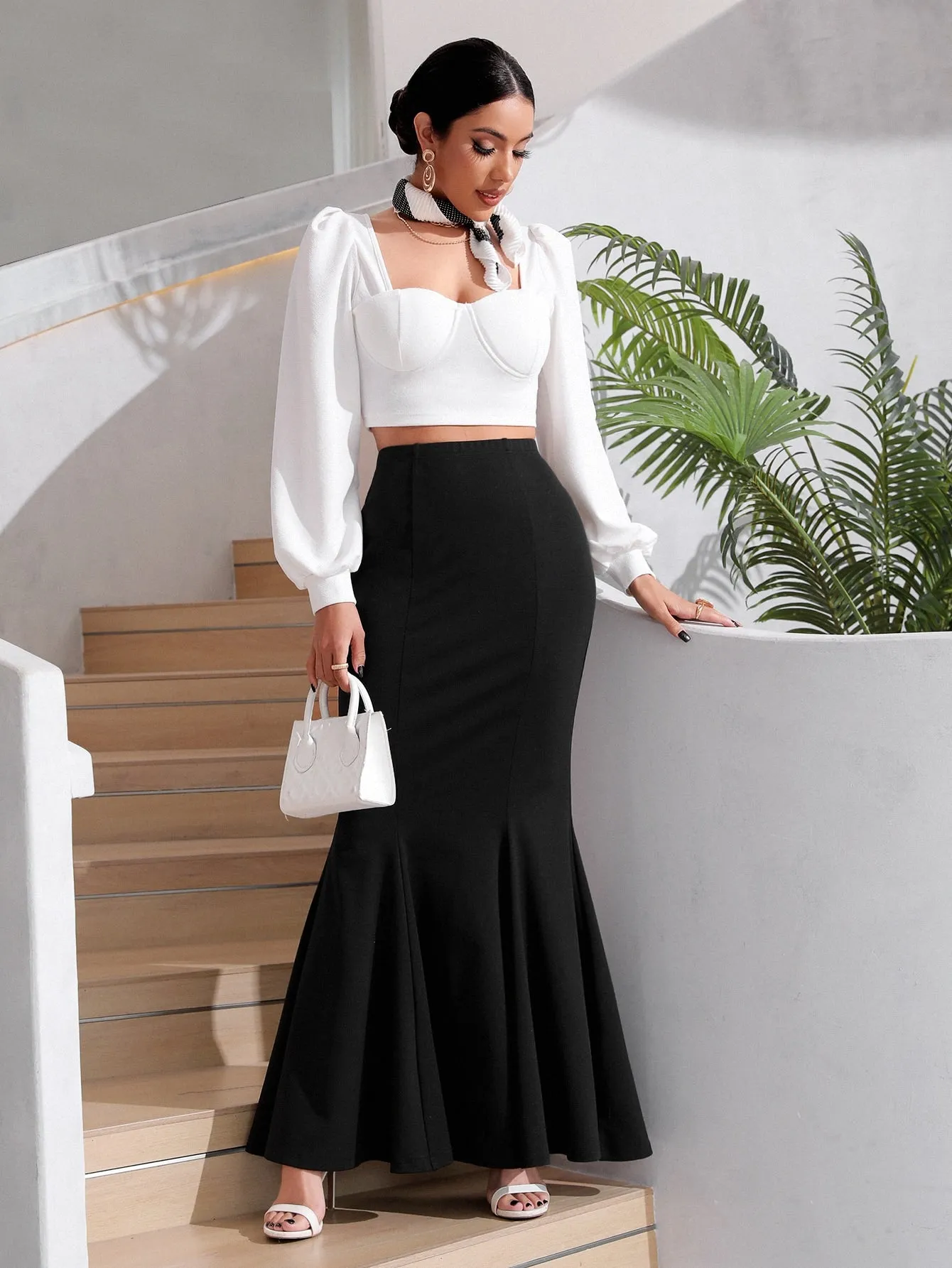 Solid Mermaid Hem Skirt